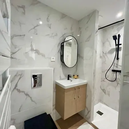 Apartment Leo - Cosy Entierement Renove Avec Courette
