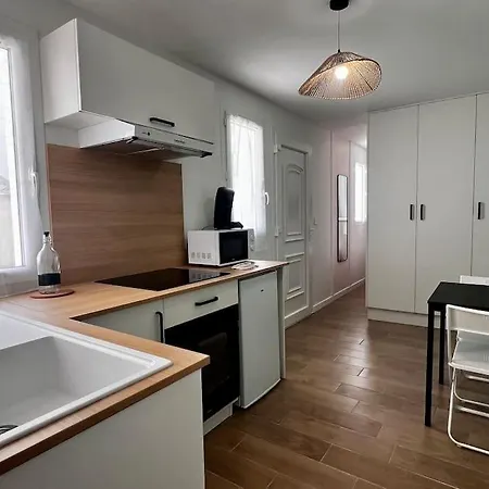 Leo - Cosy Entierement Renove Avec Courette Vichy